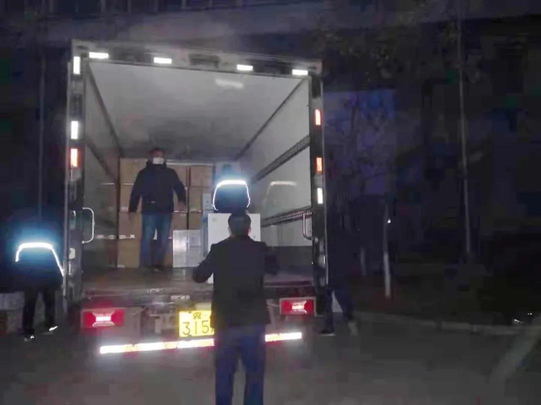 這樣深夜連續作業，已堅持了多日